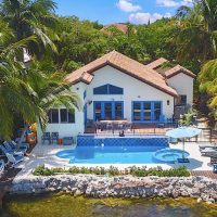 HIGH VIEW HOUSE AND POOL