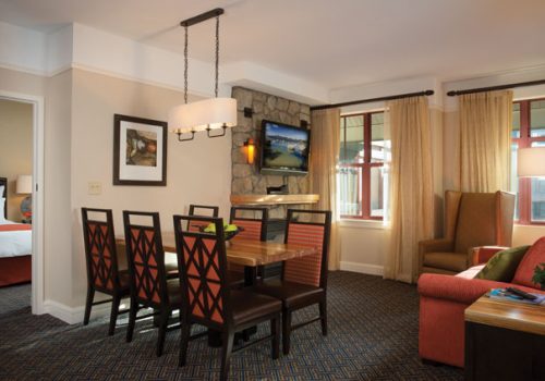 Marriotts_Timber_Lodge_South_Lake_Tahoe_California_villa_002_Living_Dining_Room